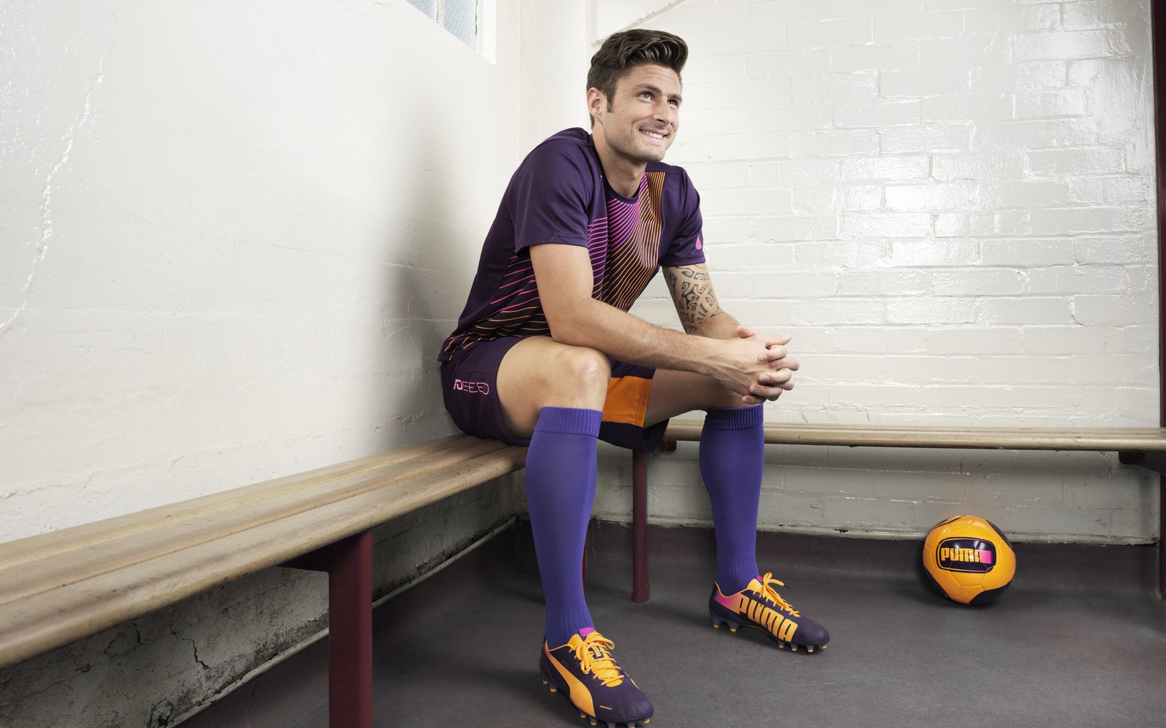 国足海外热身收官,技战术储备充分,国足海外直播